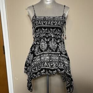 L.E.I. Black White Boho Handkerchief Smocked Tank Top XL Boho Y2K Babydoll